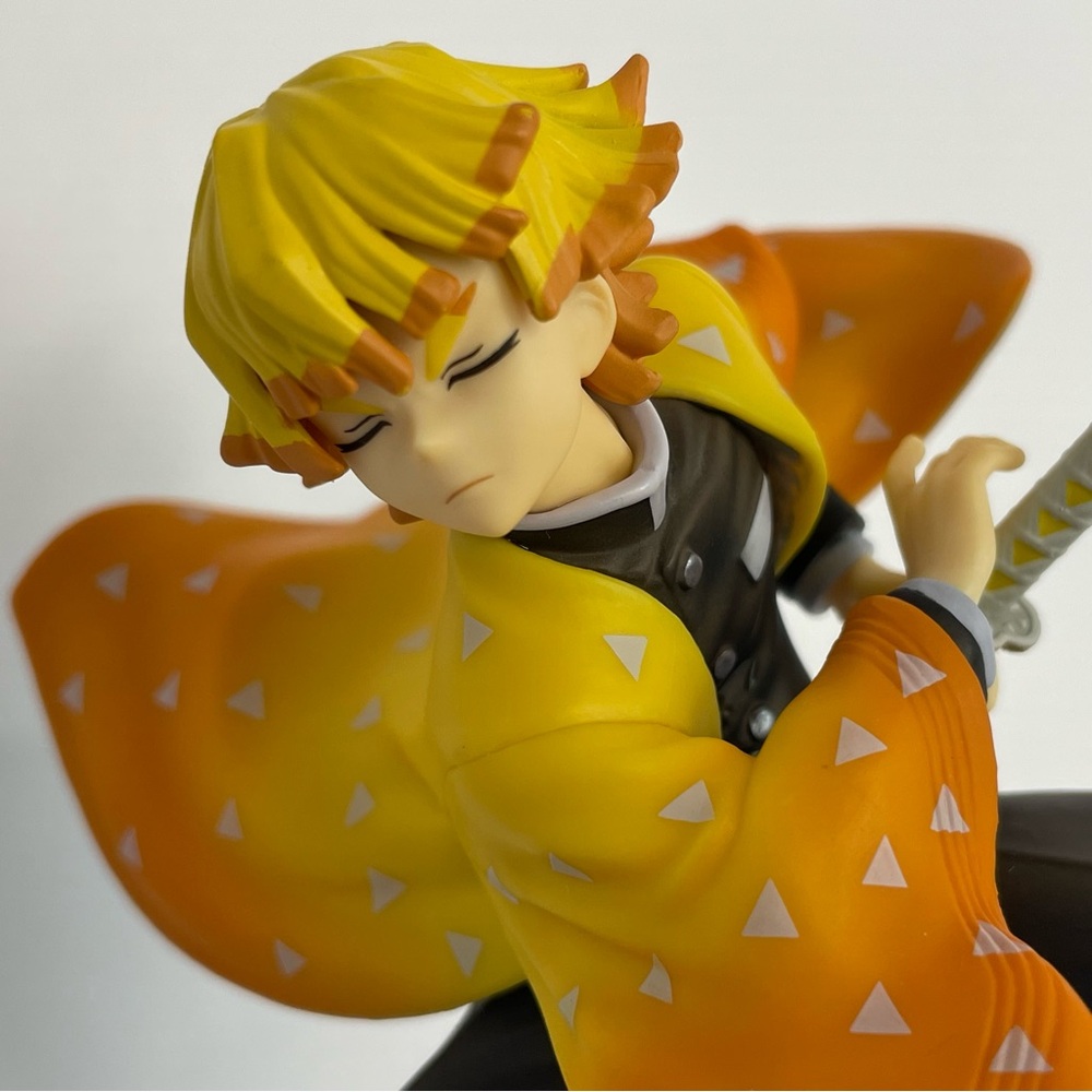 Demon Slayer Kimetsu no Yaiba: Zenitsu Agatsuma ConoFig Figure - Picture 2 of 16